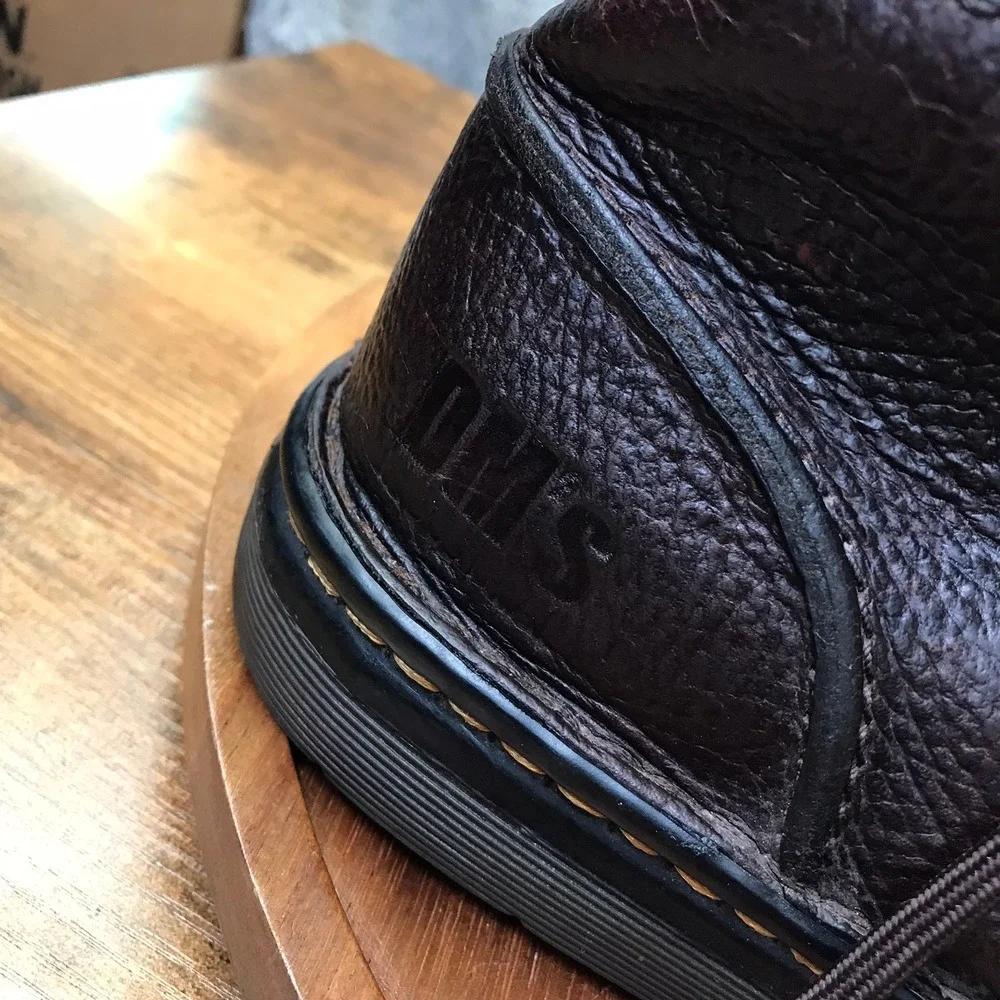 Dr. Martens Chukka Boots M 9 L 10 Brown Pebbled Leather AirWair Slip Resistant